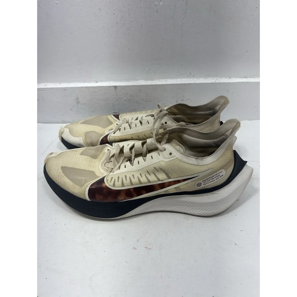 Size 10 Nike Zoom Gravity Barely Rose‎ Women's CU4824-100 Running Shoes White
